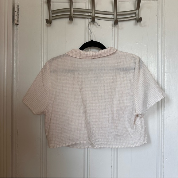H&M Cream and White Checkered Collared Button Up Crop Top - Picture 7 of 10